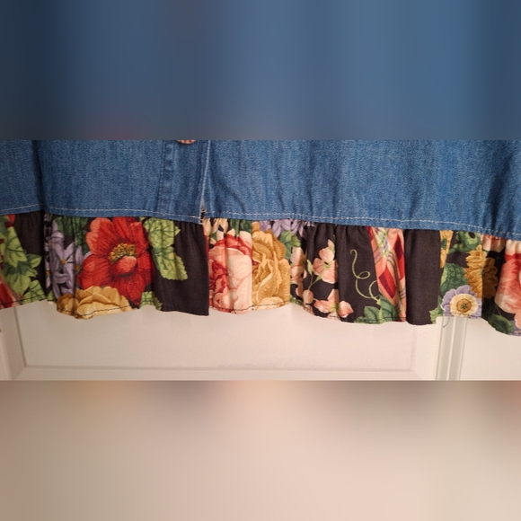 Country Pickins Sz L WOMENS Denim Shirt with Multicolor Accents WESTERN FLORAL - Picture 2 of 7